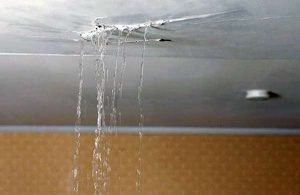 trouver une fuite dans un plafond