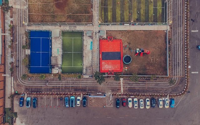 Comment repenser l’aménagement d’un terrain multisports extérieur en 2026